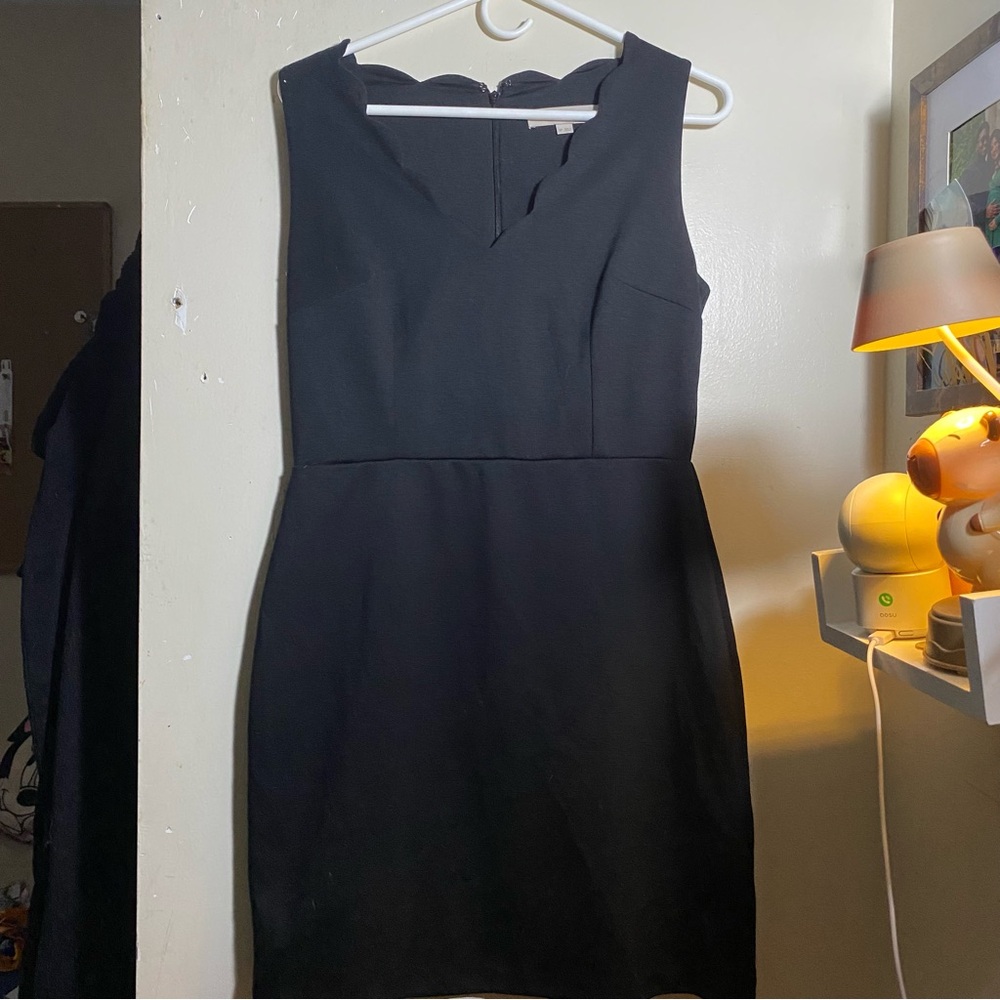 LOFT Black V-Neck Sleeveless Sheath Dress